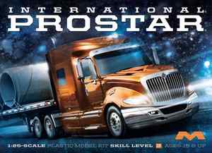Moebius International Prostar 1/25 Model Kit