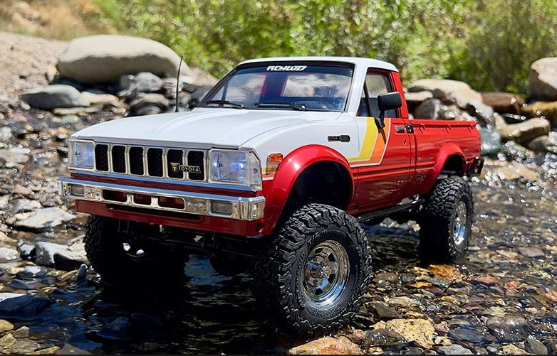 RC4WD 1/10 Trail Finder 2 1982 Toyota Pick-Up 4x4 RTR - Red
